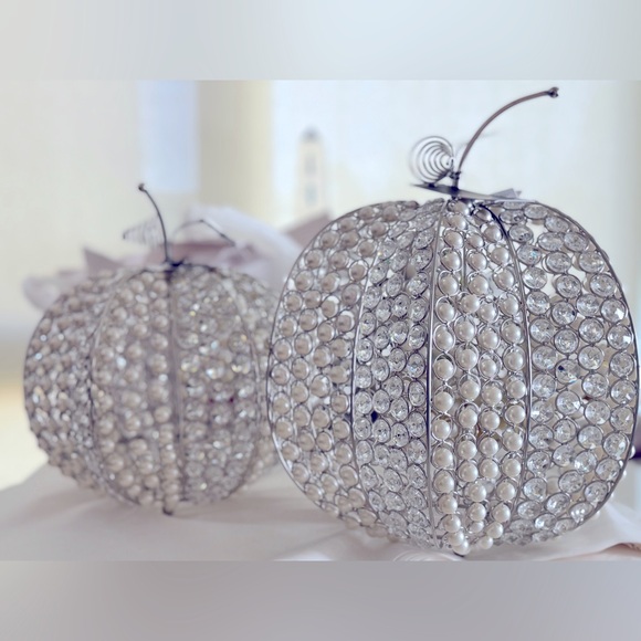 Pearls & Crystal Pumpkin - Picture 2 of 8